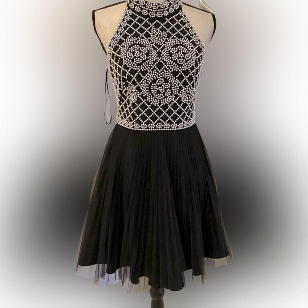 XSCAPE BRAND COCKTAIL/HOCO DRESS
